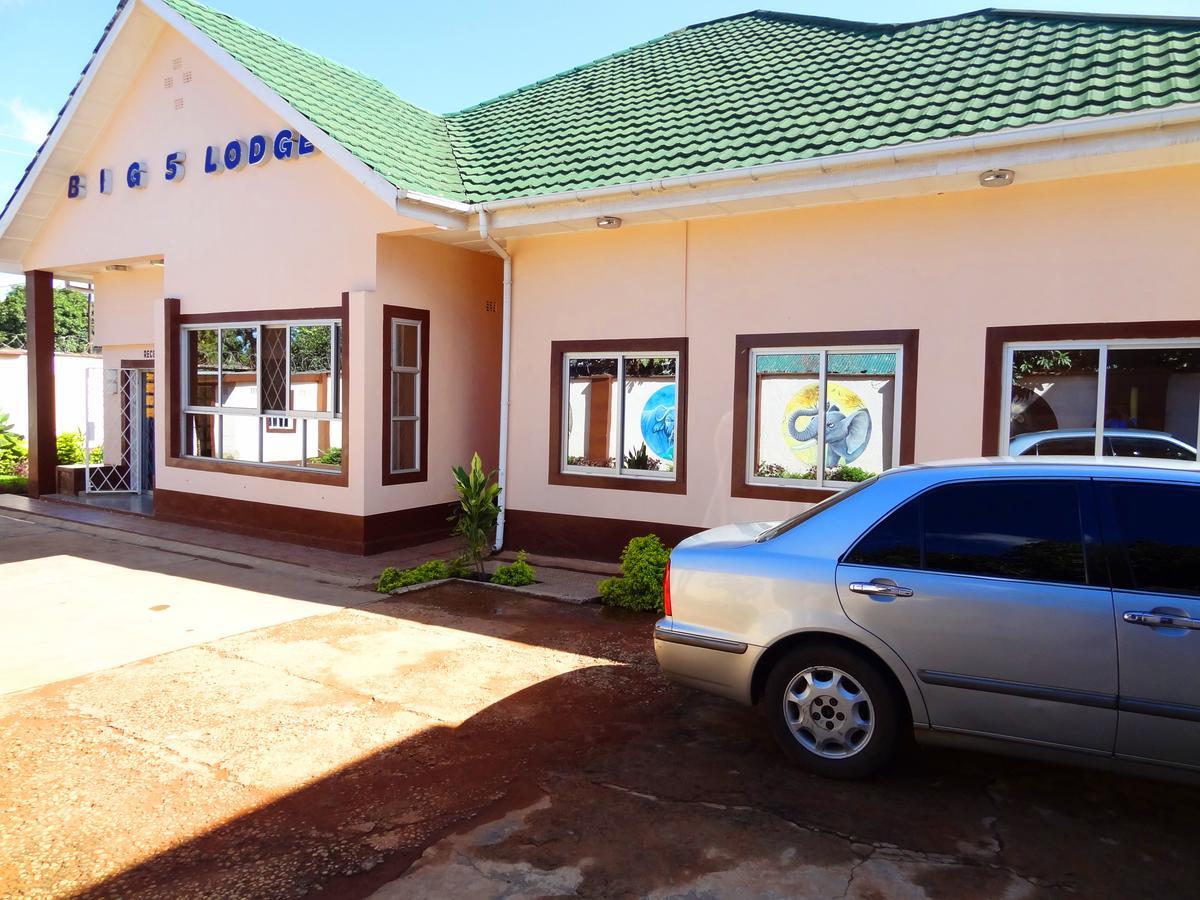 Big 5 Junior Lodge Lubumbashi Exterior foto